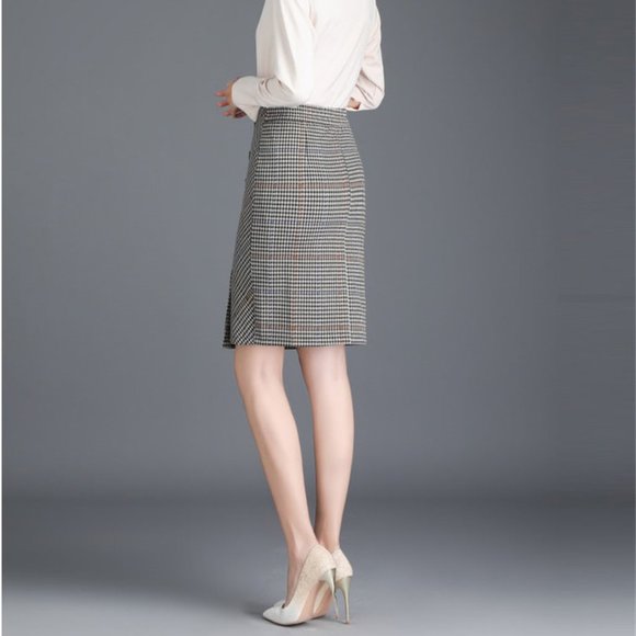 skirt - Picture 2 of 2